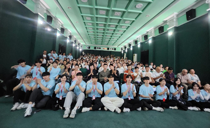 부산영화상영회 개최 전 단체사진 컷